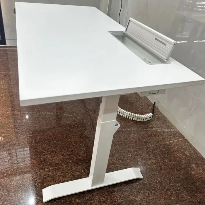 Used Kaidi USA Electric tables (6)